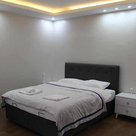 Beyoglu Asmalimescit'Te Mobilyali Balkonlu Daire Istanbul Exterior photo